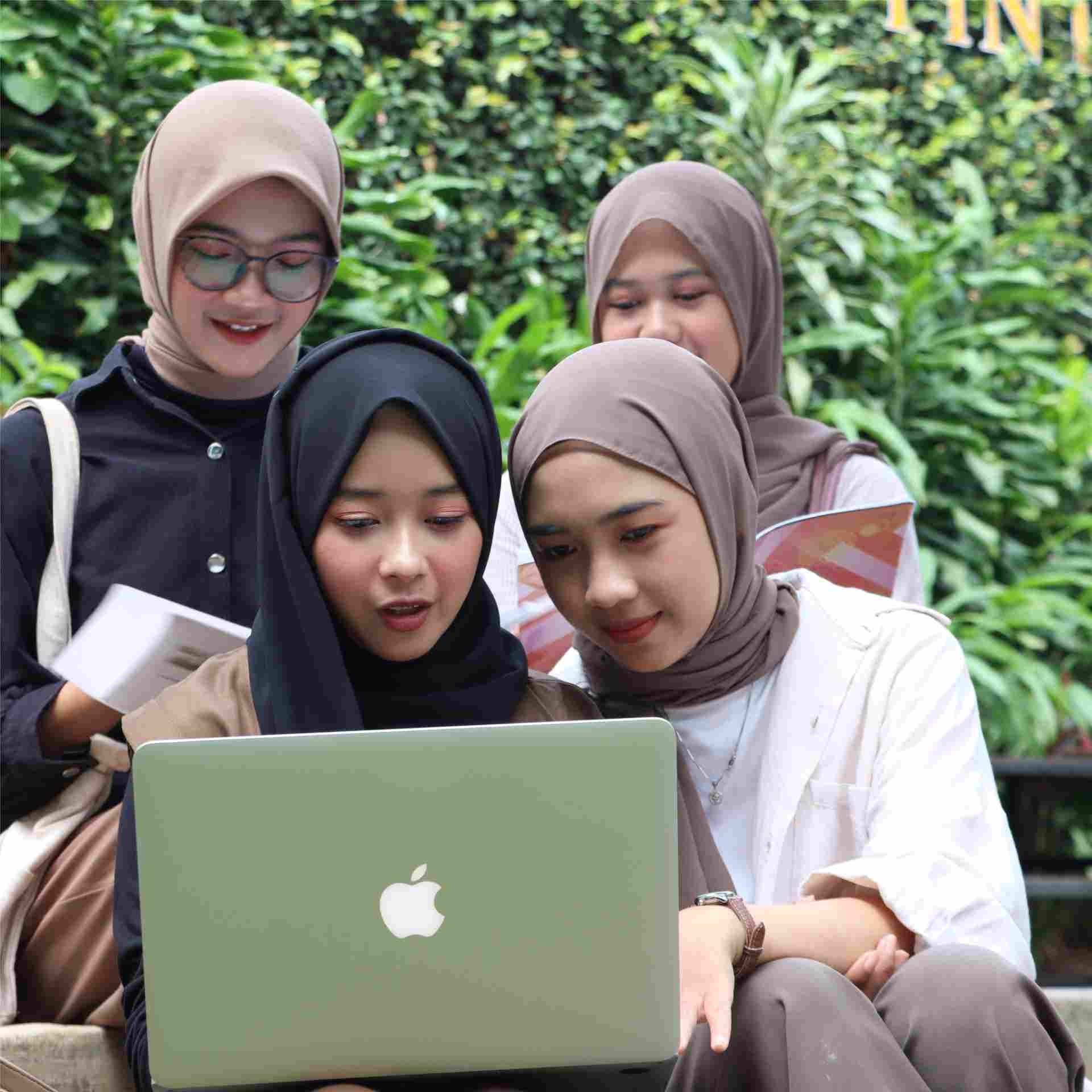 Apakah Kuliah Masih Relevan di Era Digital? Ini Alasan Mengapa Tetap Penting